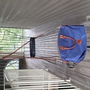 Vintage Authentic Dooney and Bourke Cross Body Bag.